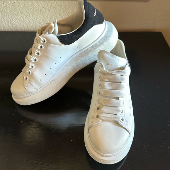 Alexander McQueen Shoes - Alexander McQueen sneakers